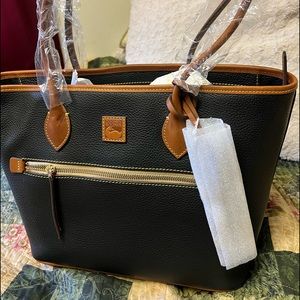 Brand new Dooney & Bourke black tote
